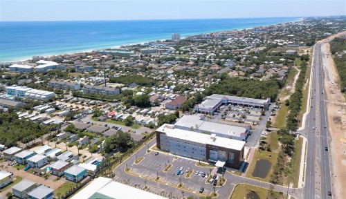 La Quinta Inn & Suites by Wyndham Miramar Beach-Destin - image 16