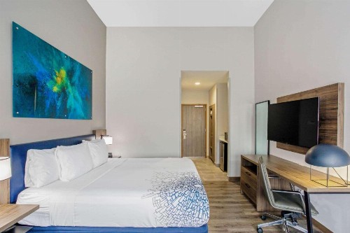 La Quinta Inn & Suites by Wyndham Miramar Beach-Destin - image 22