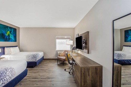La Quinta Inn & Suites by Wyndham Miramar Beach-Destin - image 23