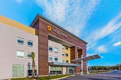 La Quinta Inn & Suites by Wyndham Miramar Beach-Destin - image 30