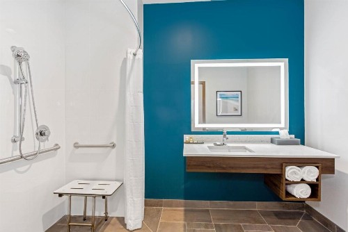 La Quinta Inn & Suites by Wyndham Miramar Beach-Destin - image 47