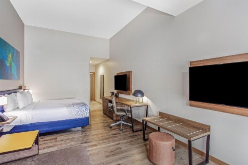 La Quinta Inn & Suites by Wyndham Miramar Beach-Destin - image 50