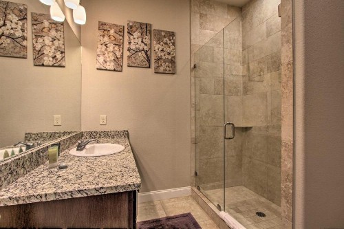 Condo with Community Pool Less Than 1 Mile to Miramar Beach! - image 7
