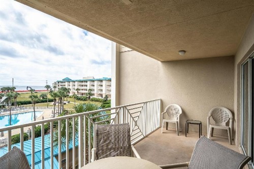 Newly remodeled condo perfect for your family vacation - image 16