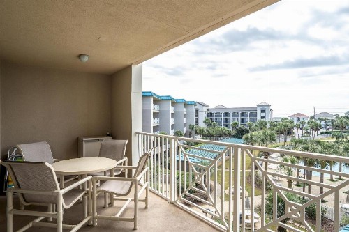 Newly remodeled condo perfect for your family vacation - image 31