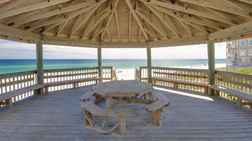 Newly remodeled condo perfect for your family vacation - image 33