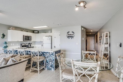 Newly remodeled condo perfect for your family vacation - image 5