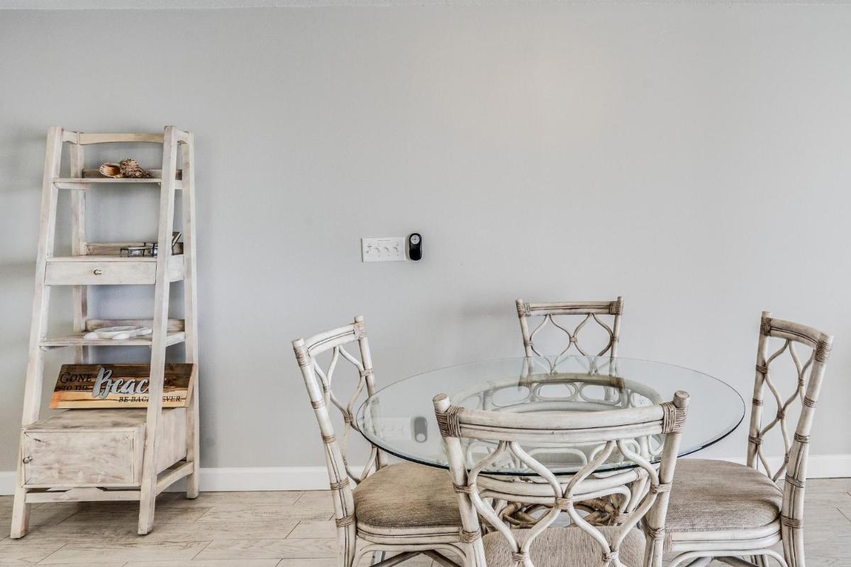 Newly remodeled condo perfect for your family vacation - image 6