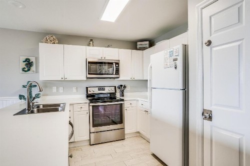 Newly remodeled condo perfect for your family vacation - image 8