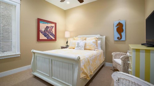 Nashville designer decorated with 6 seat golf cart and pet friendly! - image 21