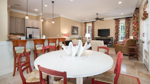 Nashville designer decorated with 6 seat golf cart and pet friendly! - image 32