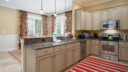 Nashville designer decorated with 6 seat golf cart and pet friendly! - image 35
