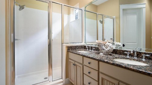 Nashville designer decorated with 6 seat golf cart and pet friendly! - image 41