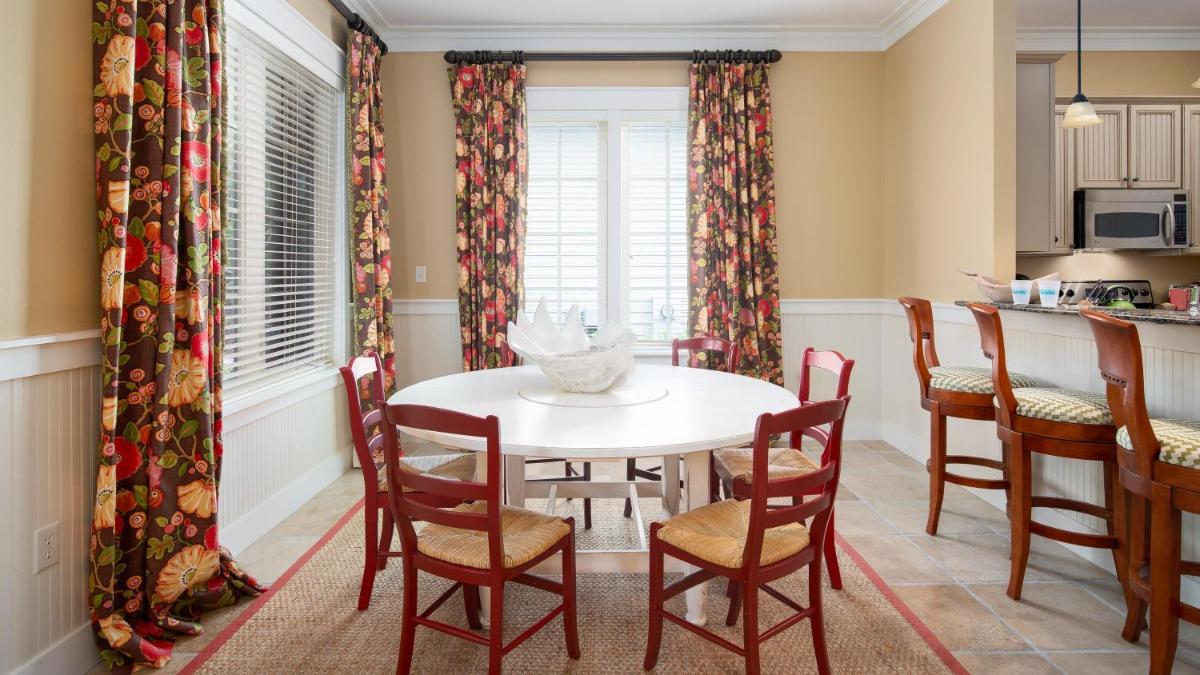 Nashville designer decorated with 6 seat golf cart and pet friendly! - image 5