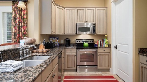 Nashville designer decorated with 6 seat golf cart and pet friendly! - image 7