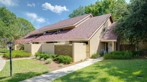 Fully remodeled lake front end unit with 6 seat GOLF CART - image 28