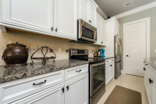 Villa Lago 1934 G- 4BR 4BA - Sleeps 10 - image 14
