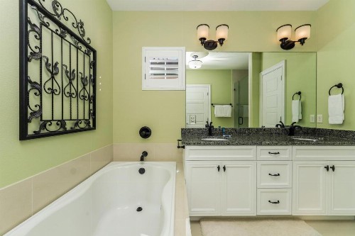 Villa Lago 1934 G- 4BR 4BA - Sleeps 10 - image 18