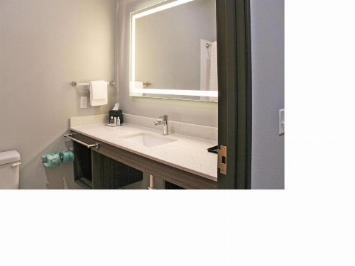 Comfort Inn - image 37