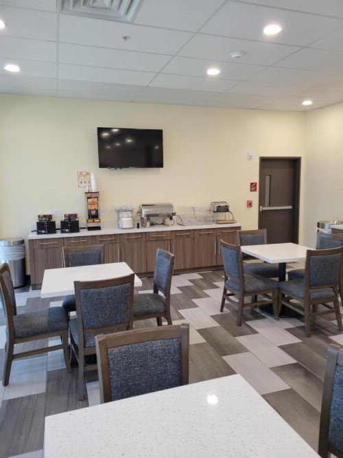Comfort Inn - image 39