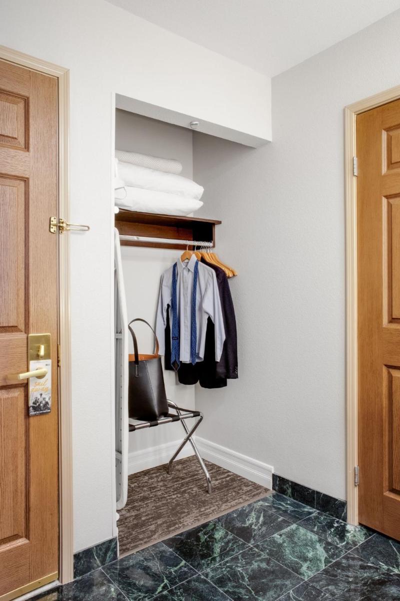 Ayres Suites Mission Viejo - image 7