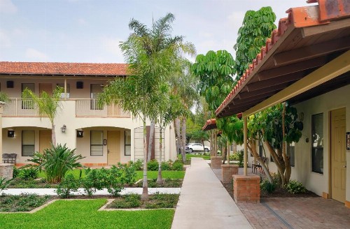 The Bungalows on Shary - image 23