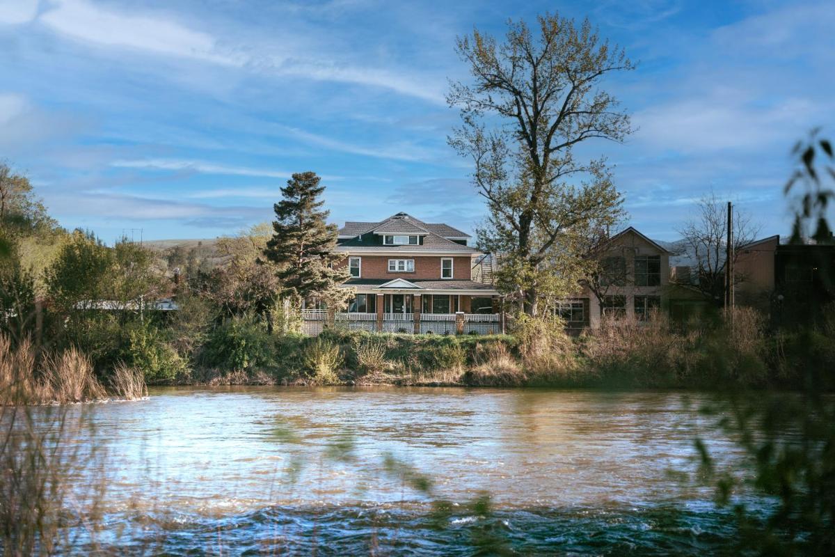 Goldsmith's Bed and Breakfast - image 2
