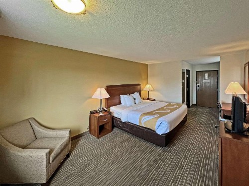 Quality Inn Mitchell - image 12