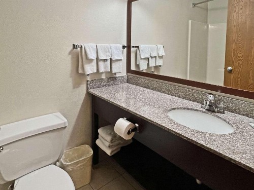 Quality Inn Mitchell - image 15