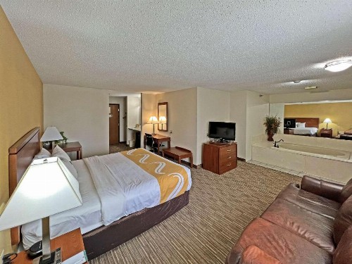 Quality Inn Mitchell - image 22