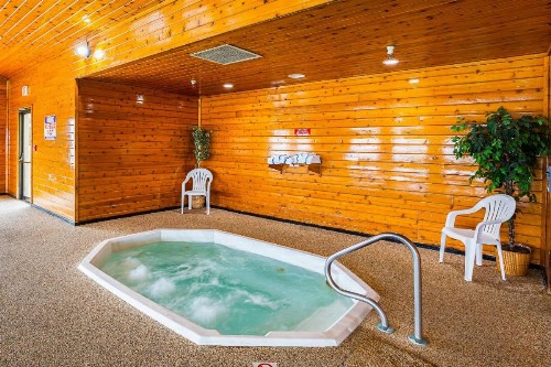Quality Inn Mitchell - image 27