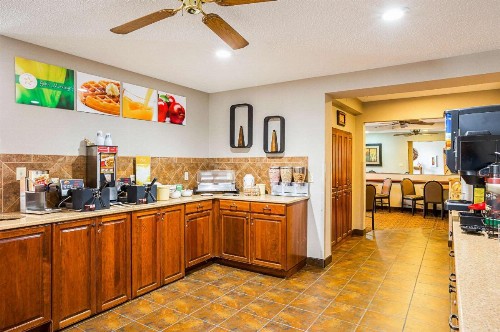 Quality Inn Mitchell - image 29