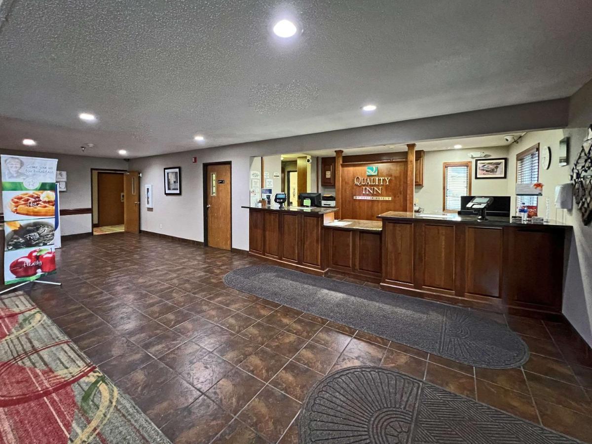 Quality Inn Mitchell - image 3