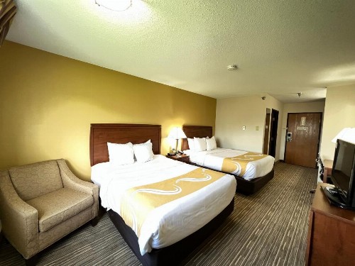 Quality Inn Mitchell - image 36