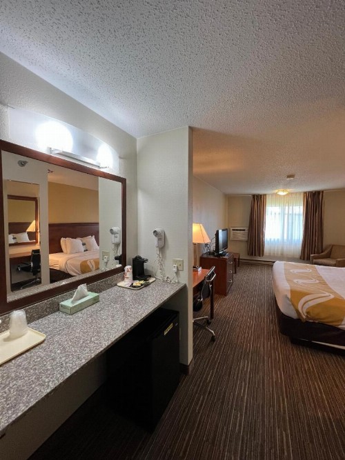 Quality Inn Mitchell - image 39