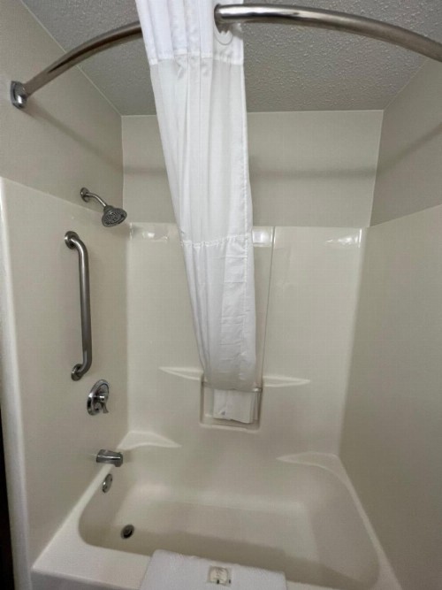 Quality Inn Mitchell - image 40