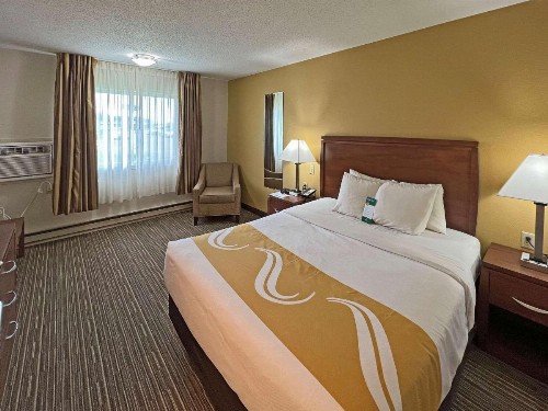 Quality Inn Mitchell - image 6