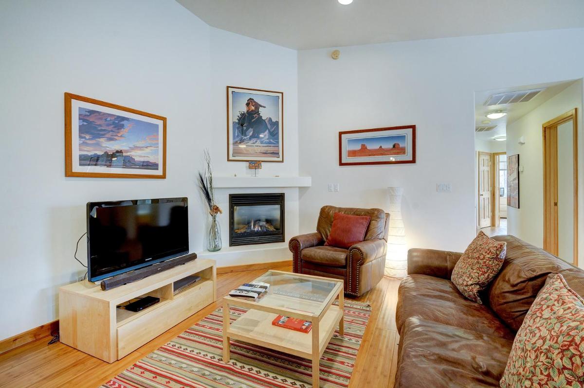 Cottonwoods 405 - main image