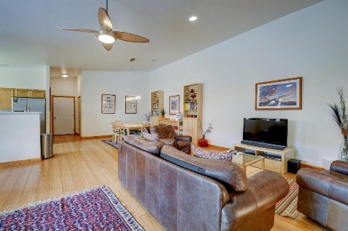 Cottonwoods 405 - image 10