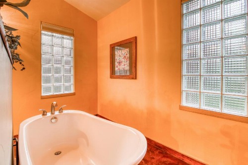 Creekside Cowa-Bungalow! - image 23