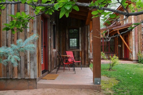 Creekside Cowa-Bungalow! - image 25