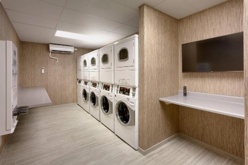 SpringHill Suites by Marriott Moab - image 13