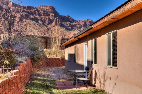 Oleander Place - image 32