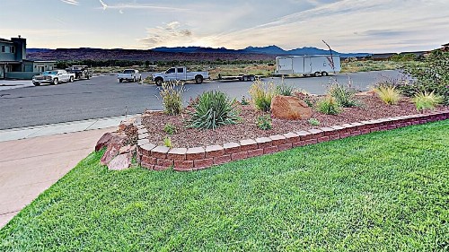 Village Place - image 33