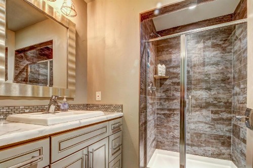 Bella Casa- Downstairs unit - image 8