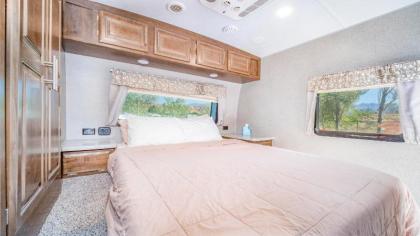 Fully Setup RV for Glamping OK64 - image 30