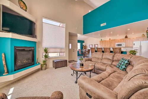 Moab Townhome with Patio - 11 Mi to Arches NP! - image 11