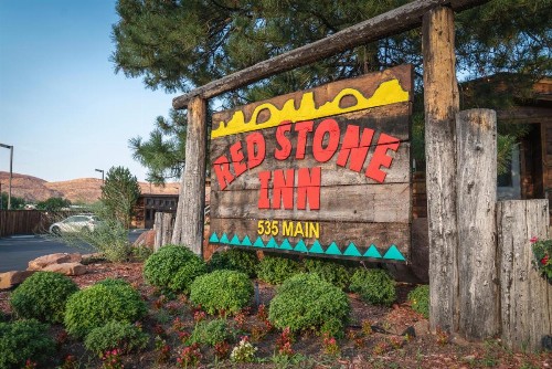 Red Stone Inn - image 8