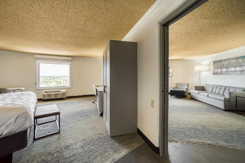 Holiday Inn Mobile Downtown Historic District an IHG Hotel - image 22