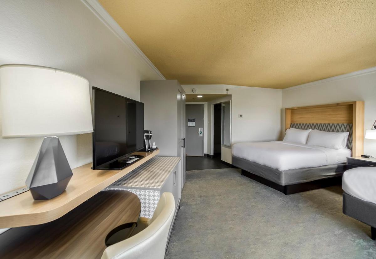 Holiday Inn Mobile Downtown Historic District an IHG Hotel - image 3